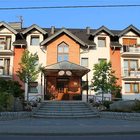 Hotel Linder Malnia Екстериор снимка